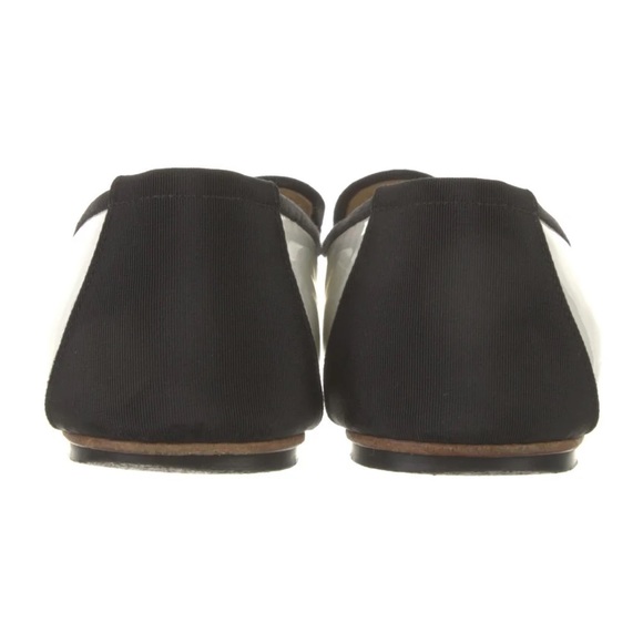 CHANEL IVORY PATENT LOAFERS SILVER CC LOGO - Picture 7 of 7